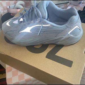 Yeezy Adidas V2 Hospital Blue